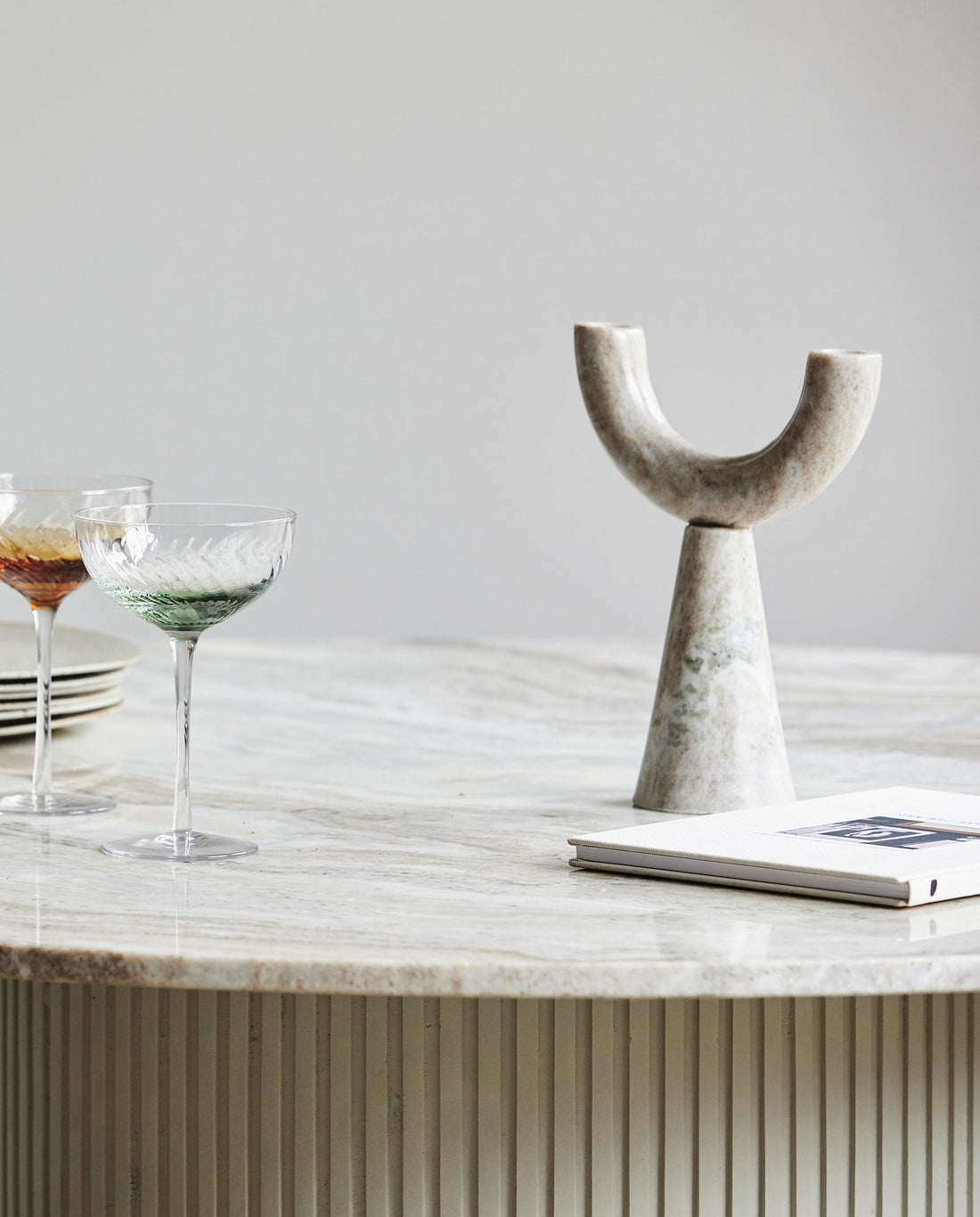 RIF -kynttilänjalka marmorissa - H26,5 cm - vaaleanruskea