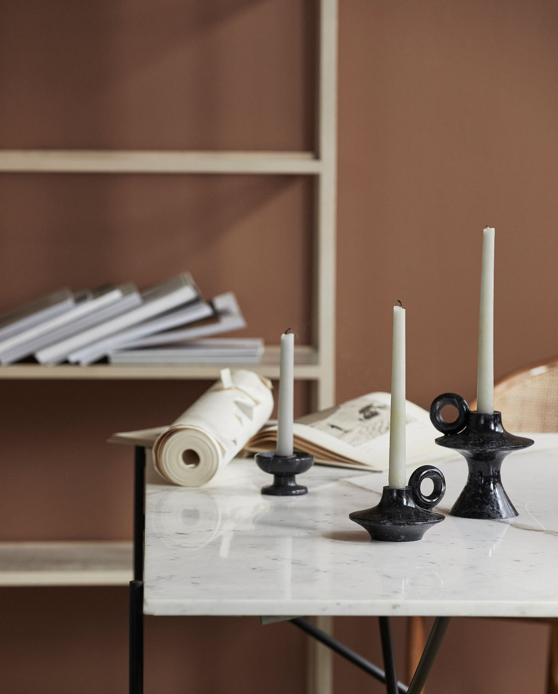 Palawanin kynttilänjalka pieni - musta