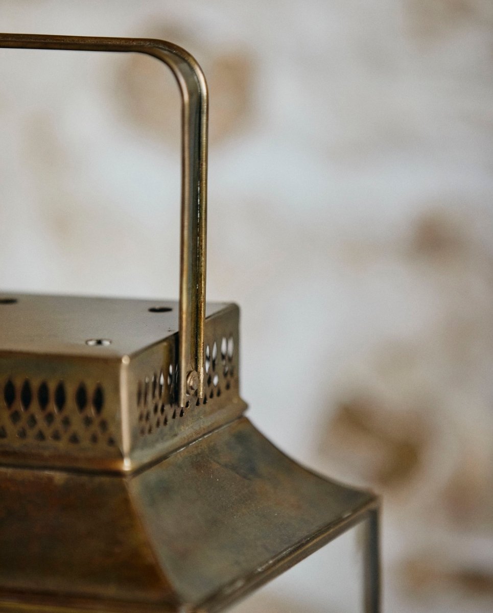 ANTIIKKI lyhty rautaa - K30 cm - kullanvärinen