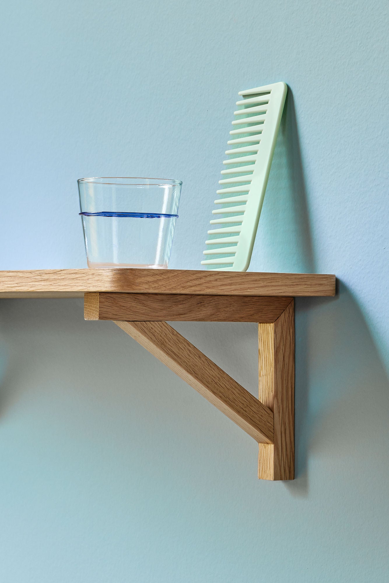 Hübsch Arki -hyllyluonto