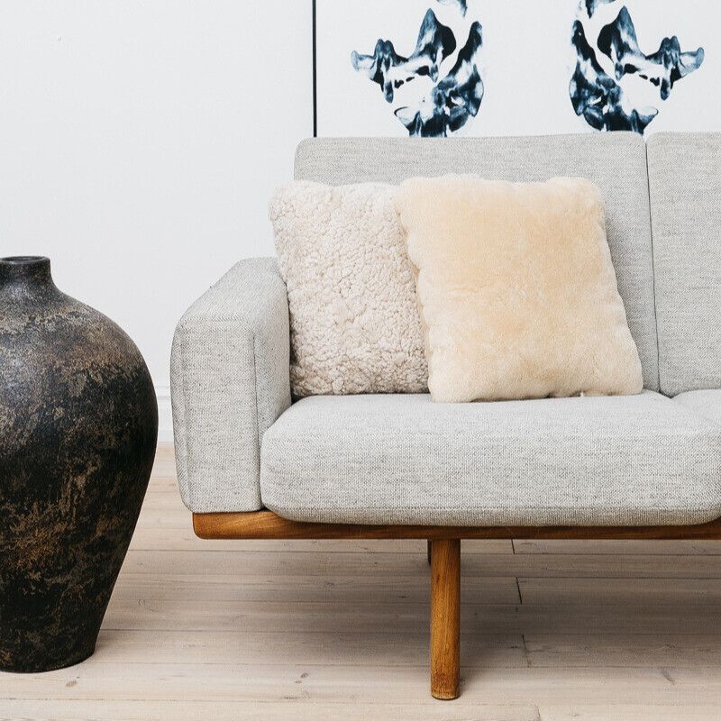 Lampaannahkainen tyyny | Mokasiini | Kaksipuolinen | 40x40 cm