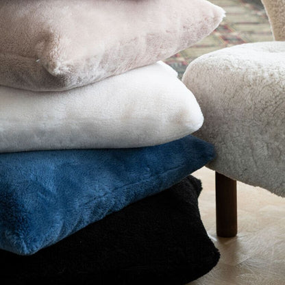 Lampaannahkainen tyyny | Mokasiini | Kaksipuolinen | 40x40 cm