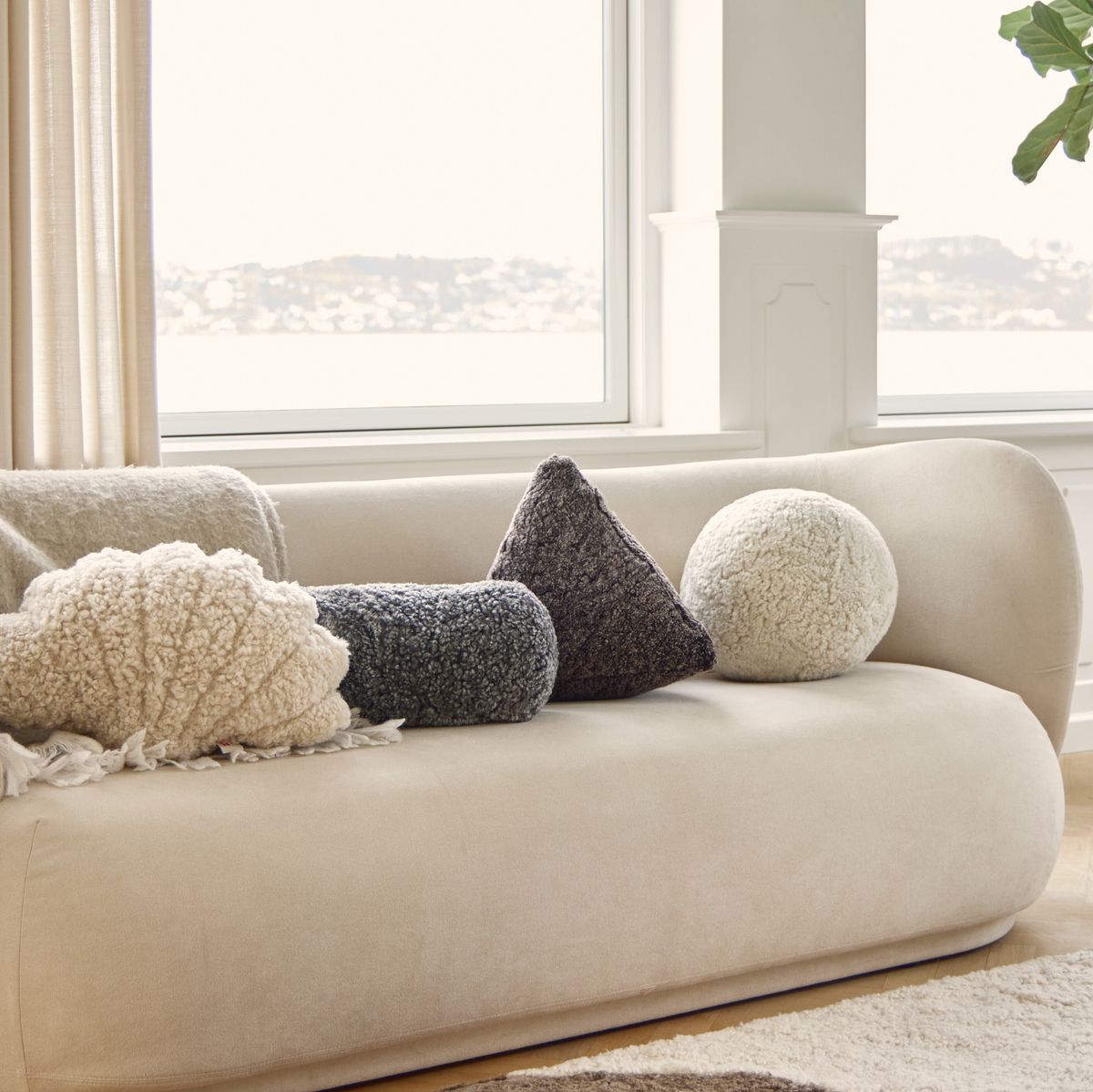 Hematiittityyny | Lyhytkarvainen | Uusi-Seelanti | 35x35x35 cm