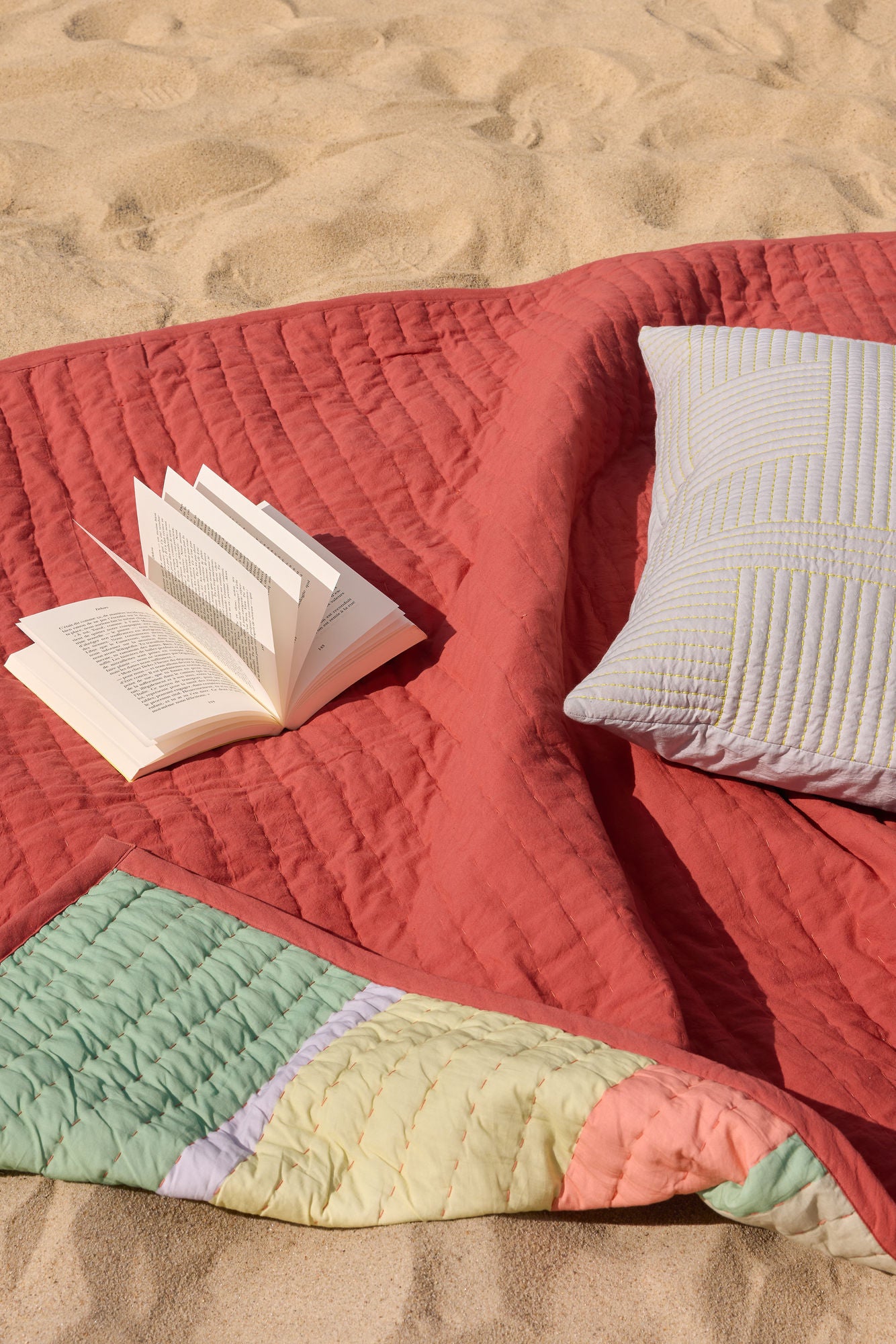 Hübsch -paviljonki ruudullinen lohko koralli/monivärinen