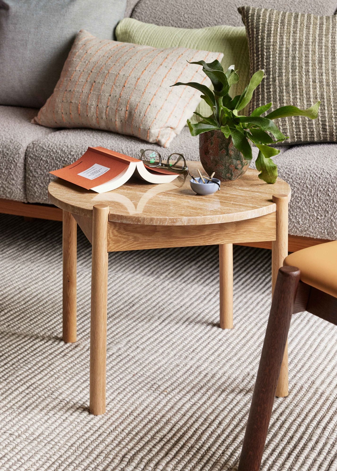 Hübsch Ori -tyyny oliivinvihreä/beige