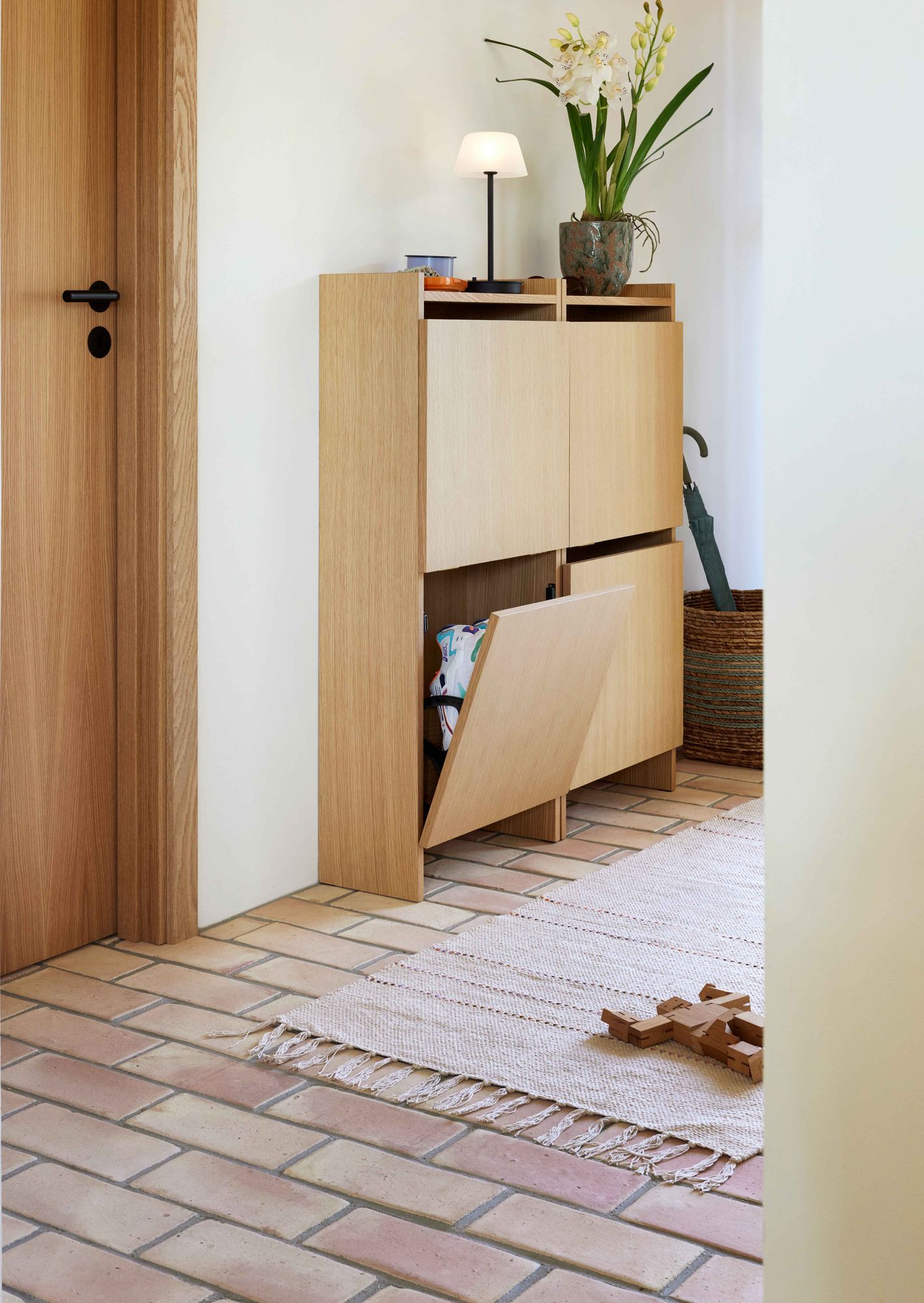 Hübsch forma -kenkäkaapin luonto