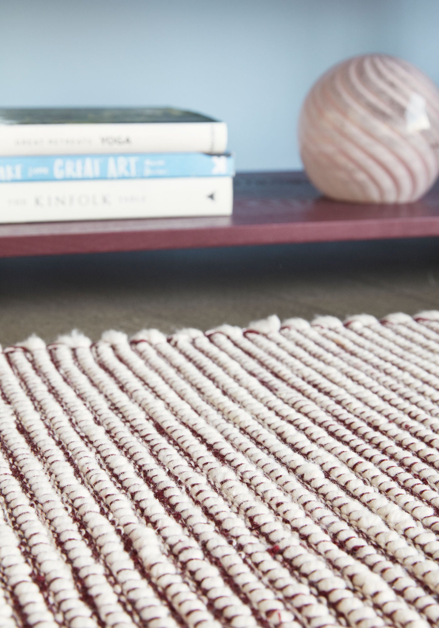 Hübsch Unikko matto Burgundia/valkoinen