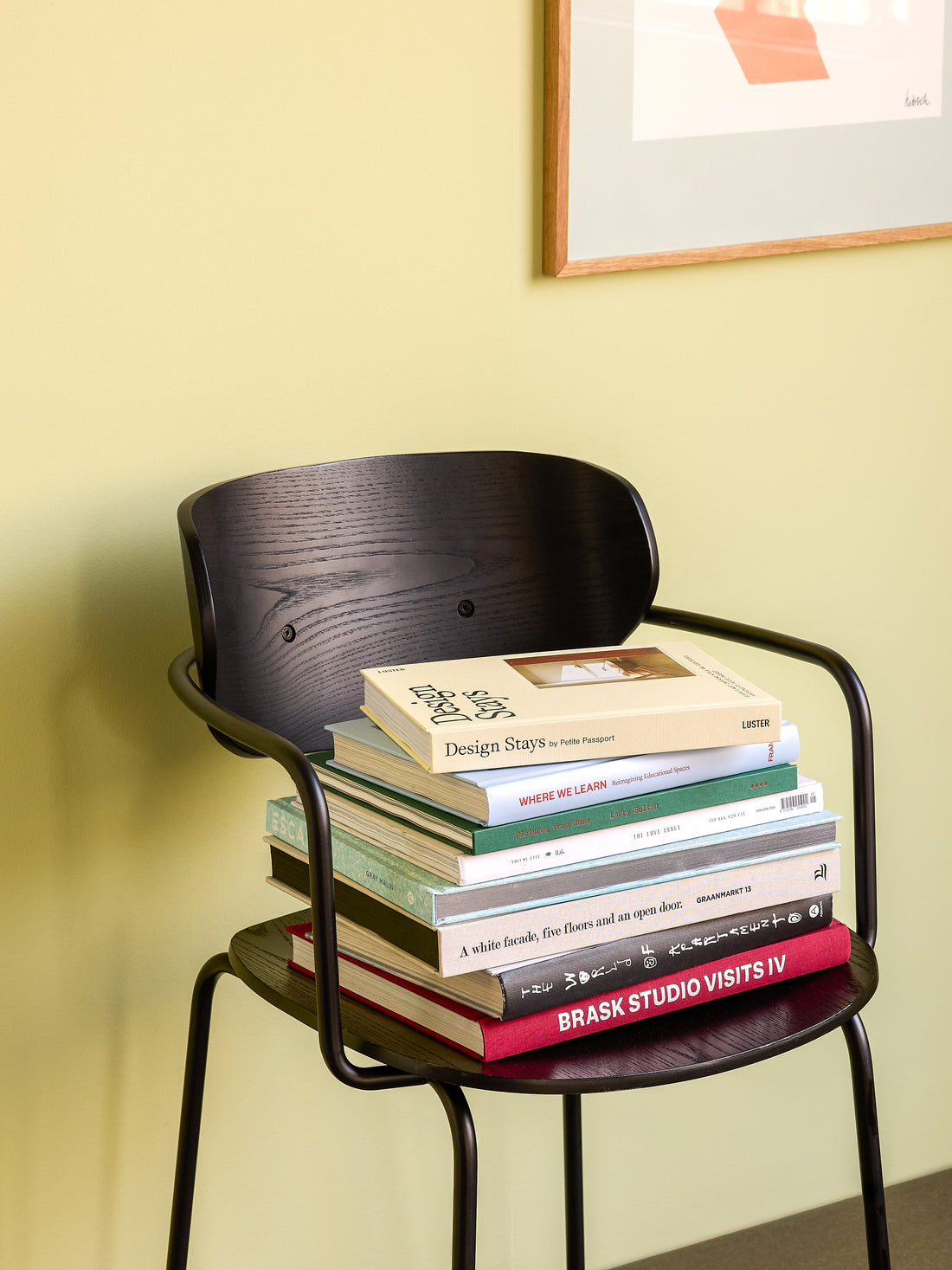 Kaareva ruokatuoli musta - 48x50xh81cm