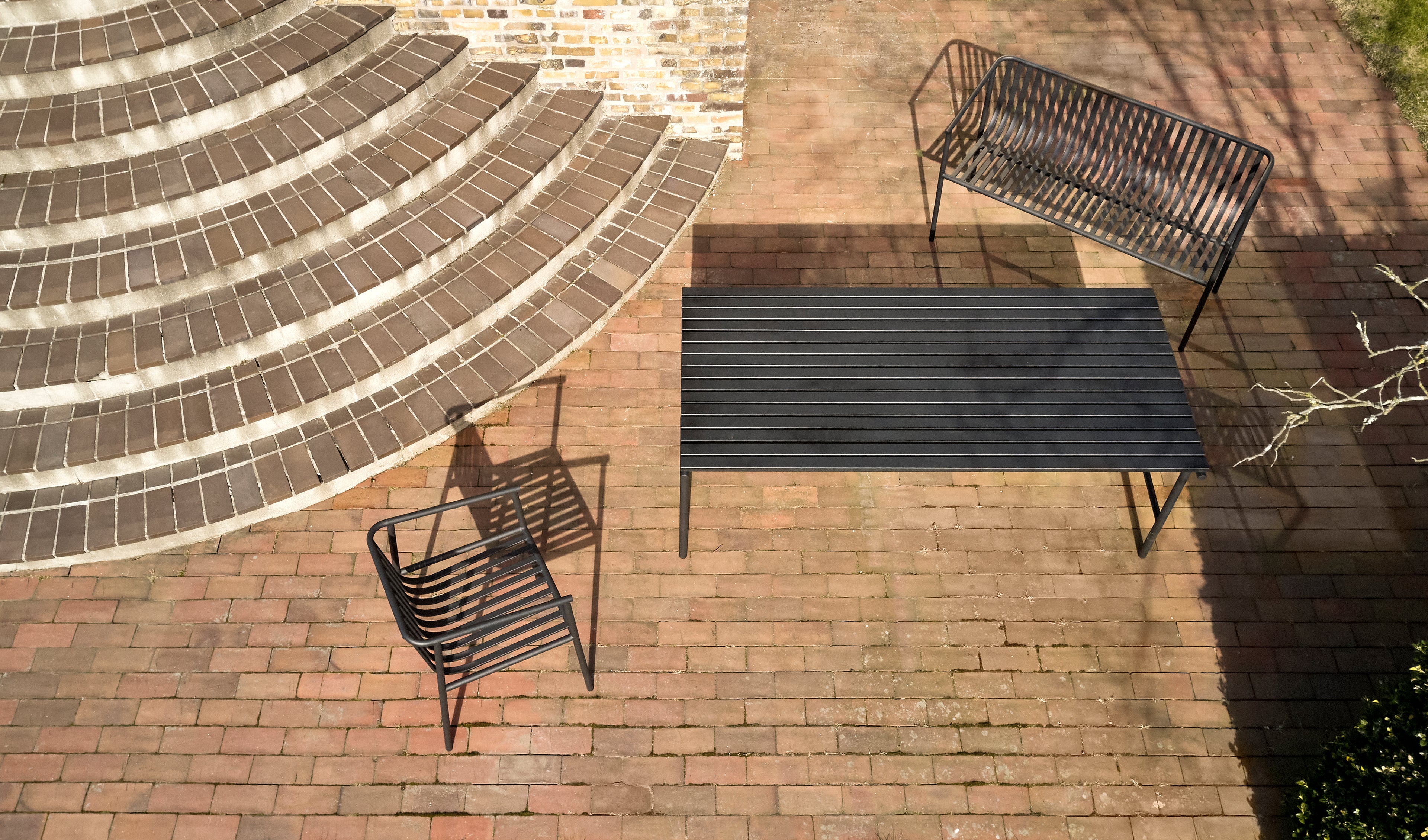 Villa Outdoor Penkki Musta - 133x59xh82cm