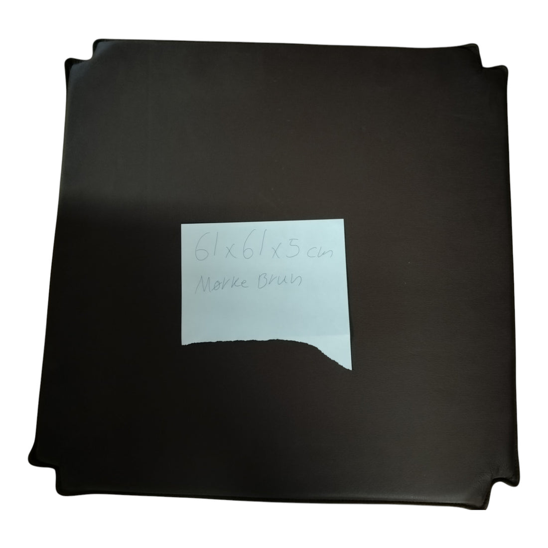 Jäännösosa - 61x61x5 cm tummanruskeassa nahassa leikkauksella
