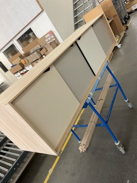 Näyttelymalli - Andersen Furniture - S1 -sivupöytä - L200XD50XH68 cm - Oak/Soap moniväriset ovet