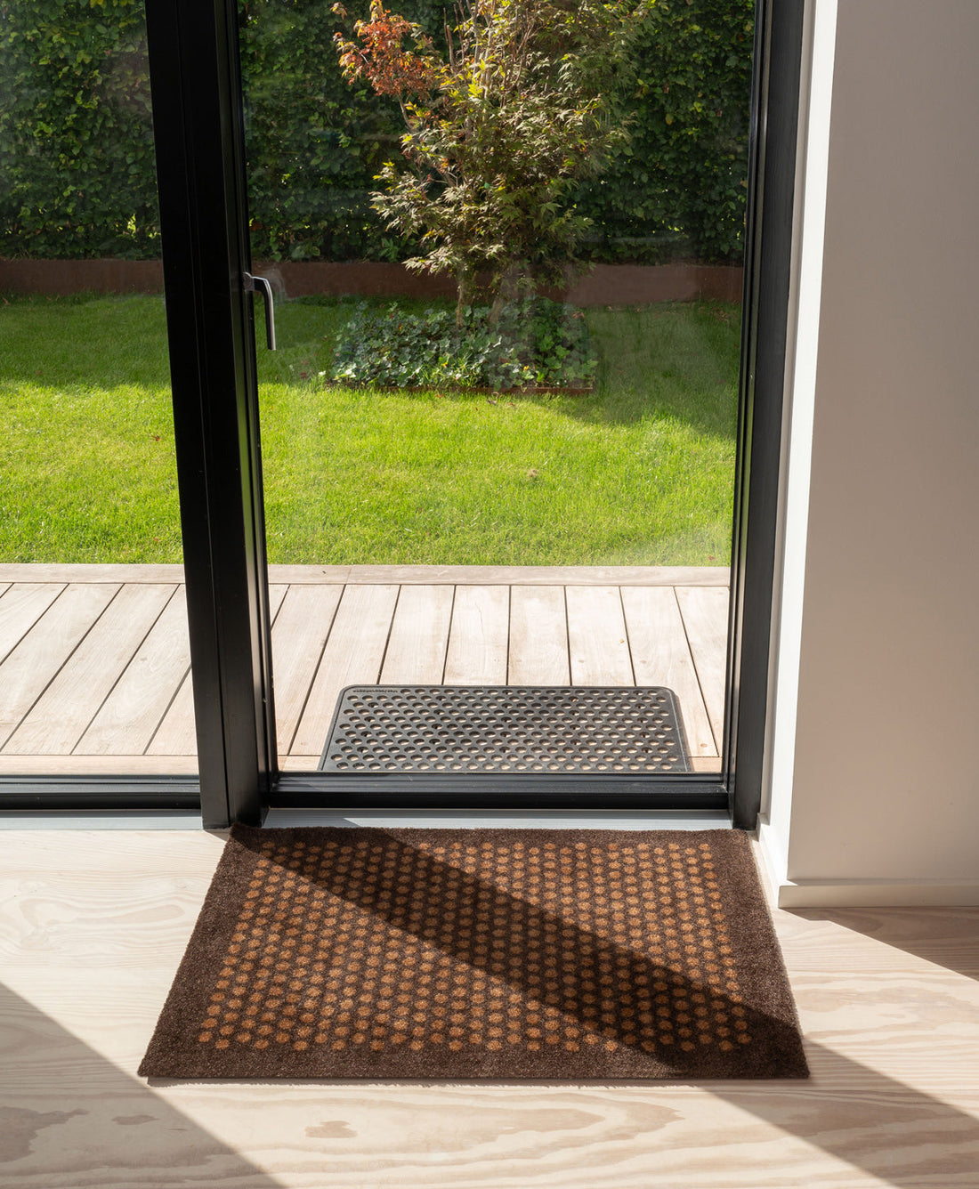 NYHED - TÆPPE/MÅTTE 60 x 90 CM - DOT/COGNAC-DARK BROWN - Tica Copenhagen - DesignGaragen.dk