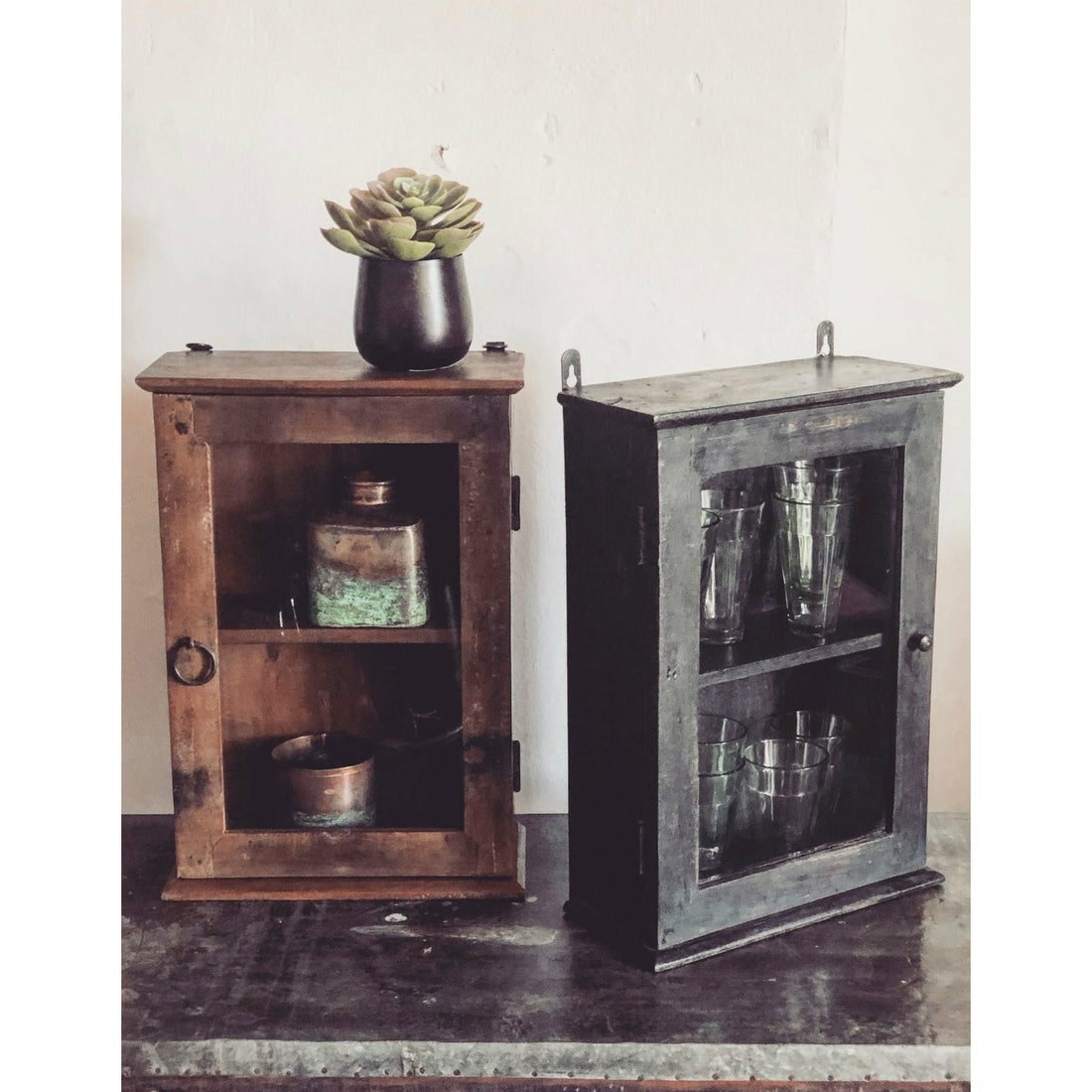 Sjælsø Nordic TREE CASE WITH 1 SHELVE AND GLASS LOCK - 2 kpl sarja
