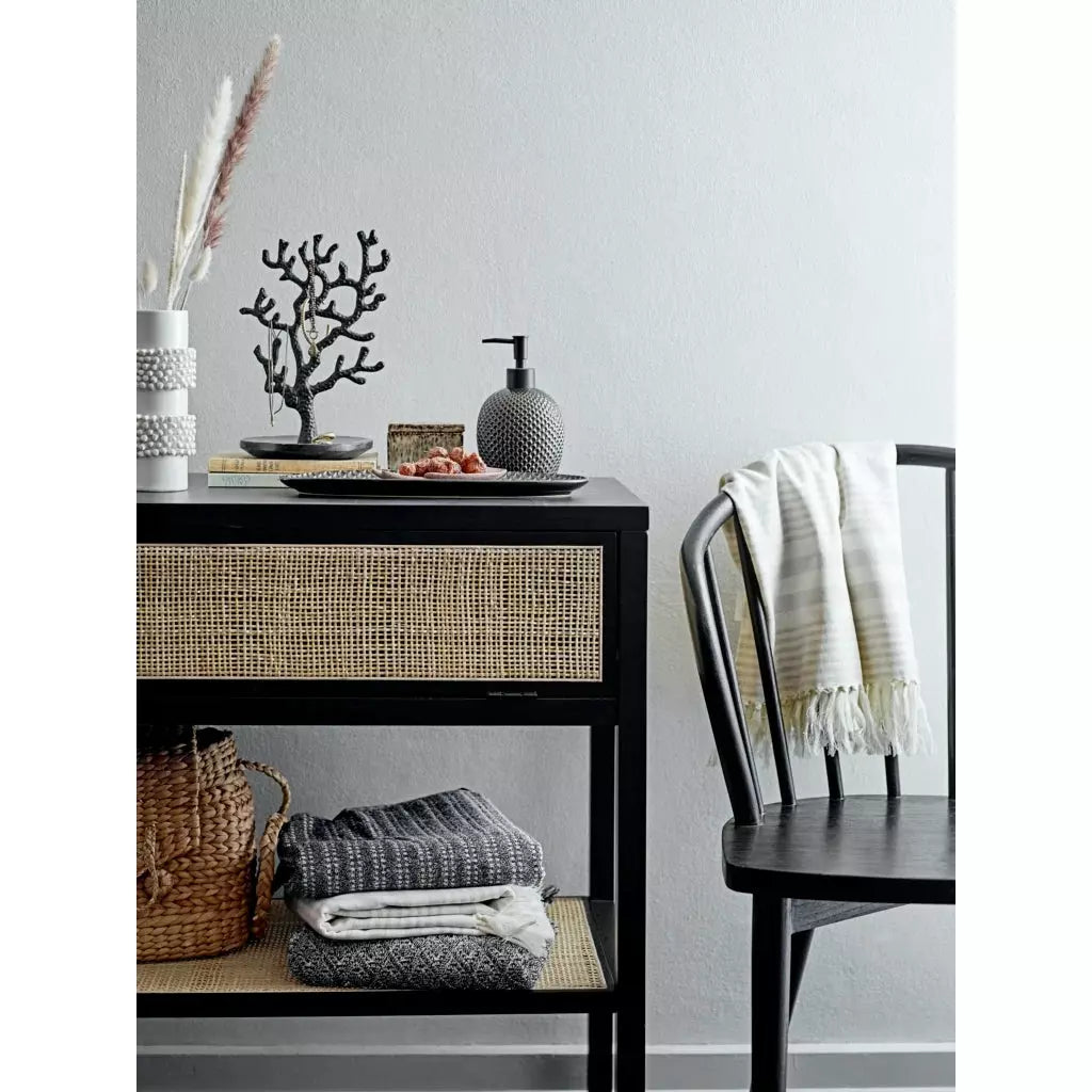 Bloomingville - Alvia -kaappi, musta, mänty H.100xb.35xl.120 cm