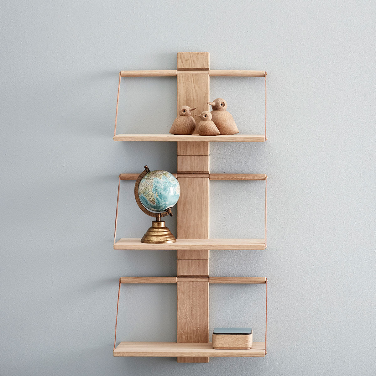 Andersen Furniture Shelf Wood Wall - Medium - Oak - DesignGaragen.dk.