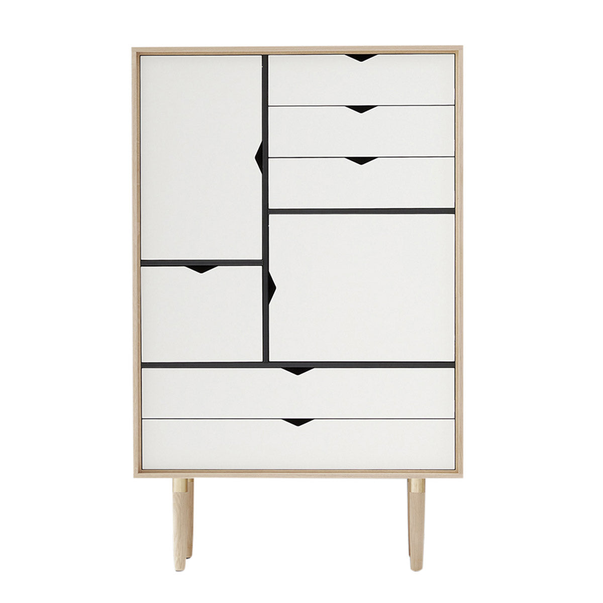 Andersen Furniture - S5 opbevaringsmøbel i eg/sæbe med hvid front - B83xD43xH132 cm - Andersen Furniture - DesignGaragen.dk