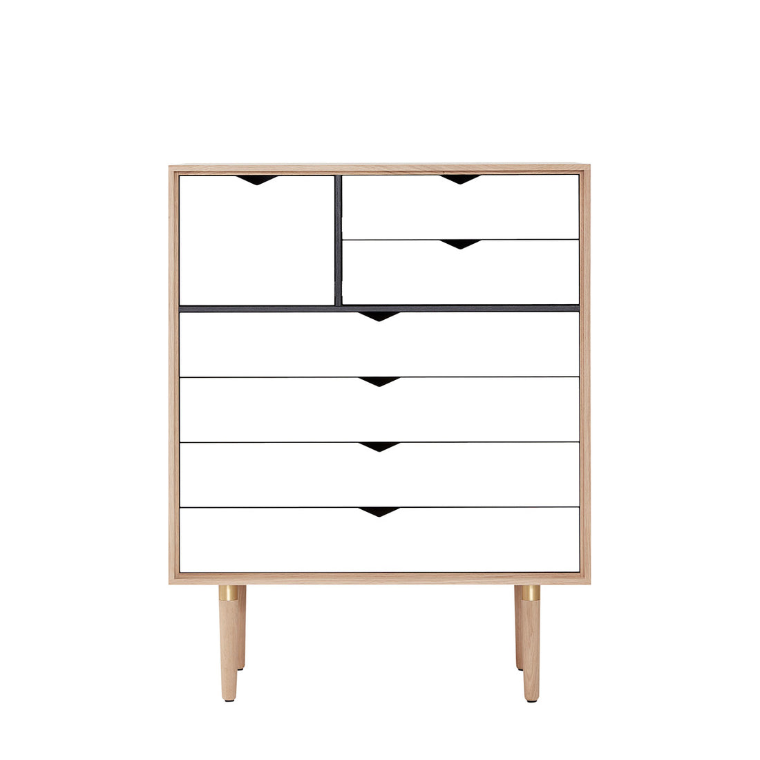 Andersen Furniture - S8 kommode i eg/sæbe med hvide fronter - B83xD43xH107 cm - Andersen Furniture - DesignGaragen.dk