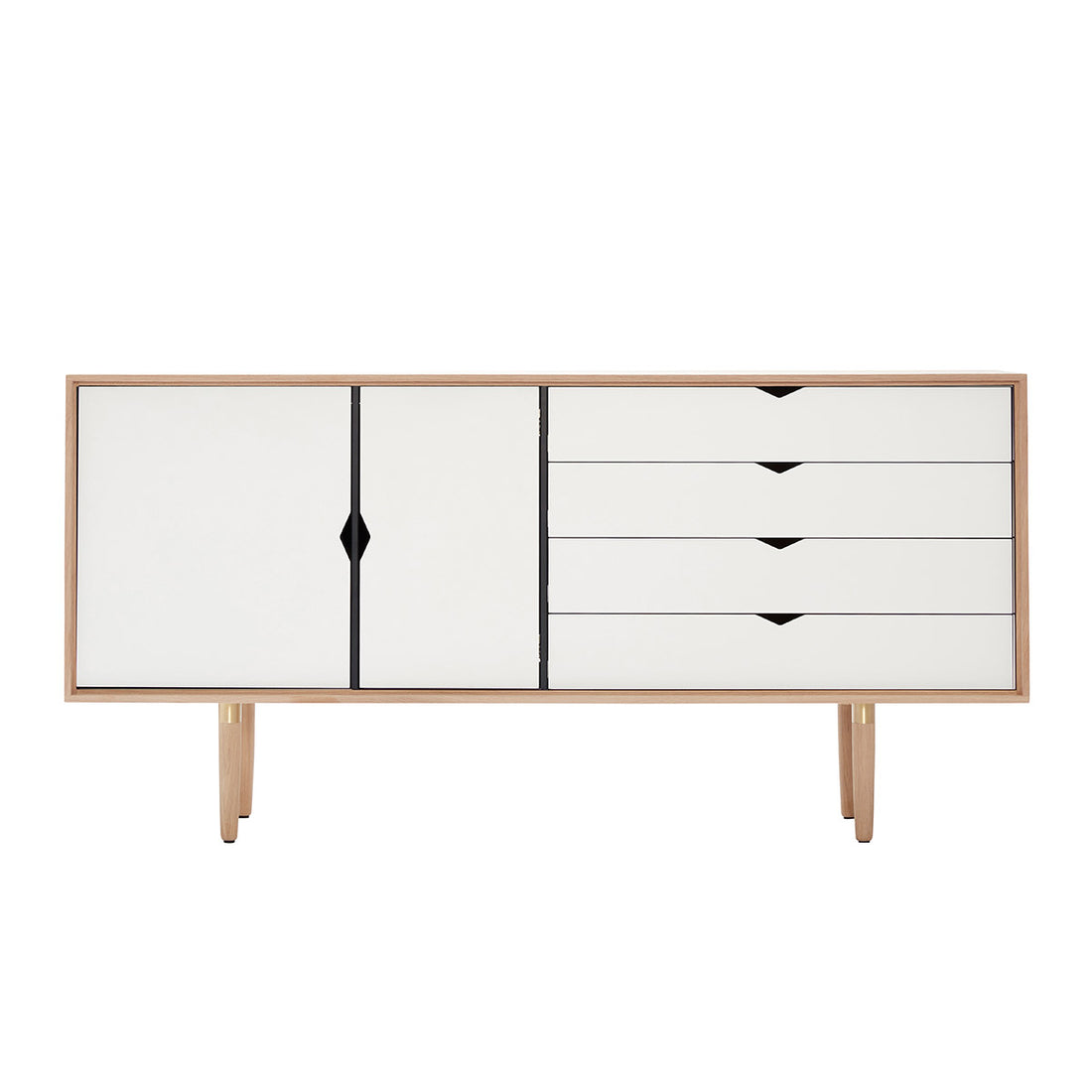 Andersen Furniture - S6 sideboard i eg/sæbe med hvide fronter - B163xD43xH80 cm - Andersen Furniture - DesignGaragen.dk