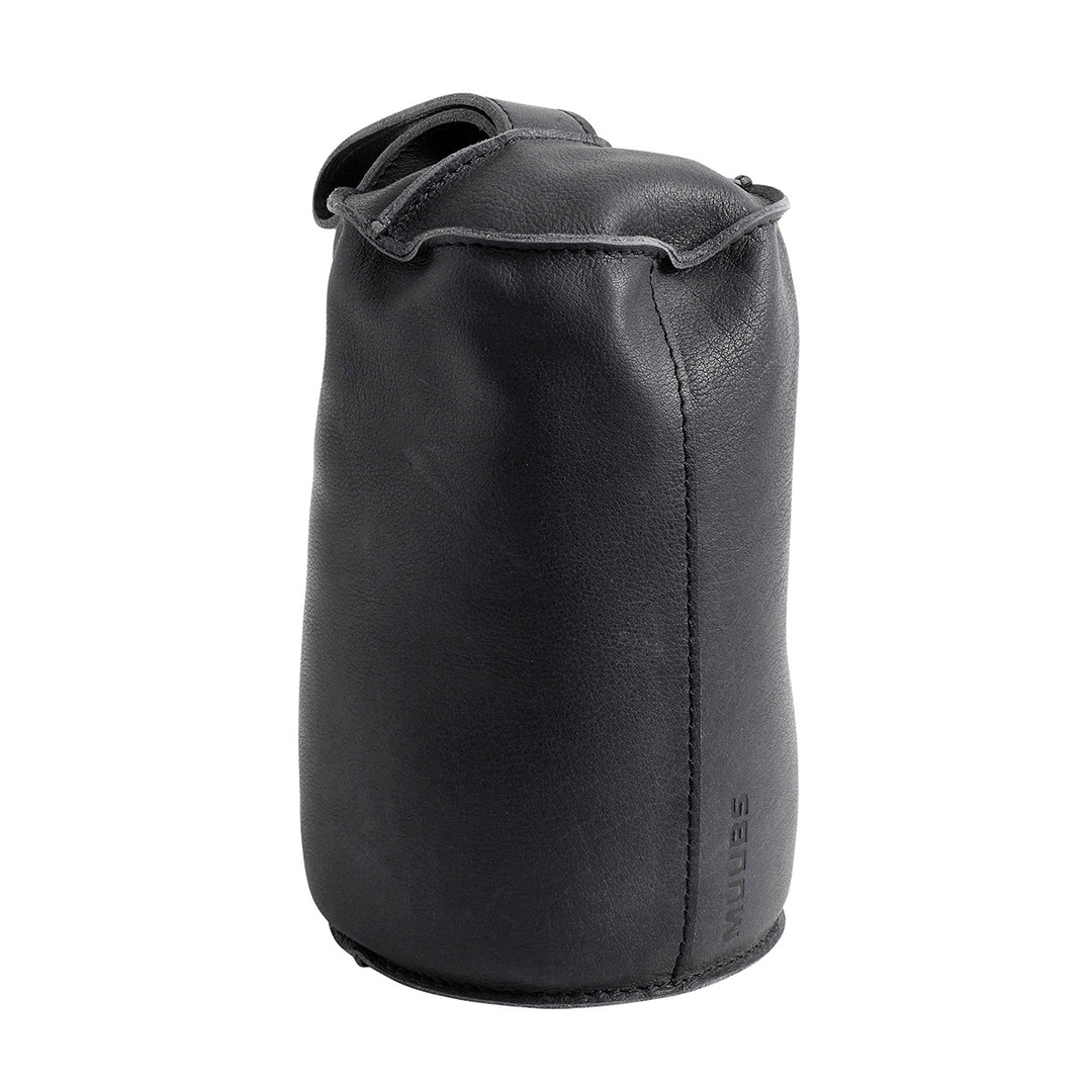 Muubs Dørstopper Camou 3 kg. - Sort MUUBS 11 - Bøffel læder MUUBS 11 - H: 20 Ø: 12 cm - DesignGaragen.dk.