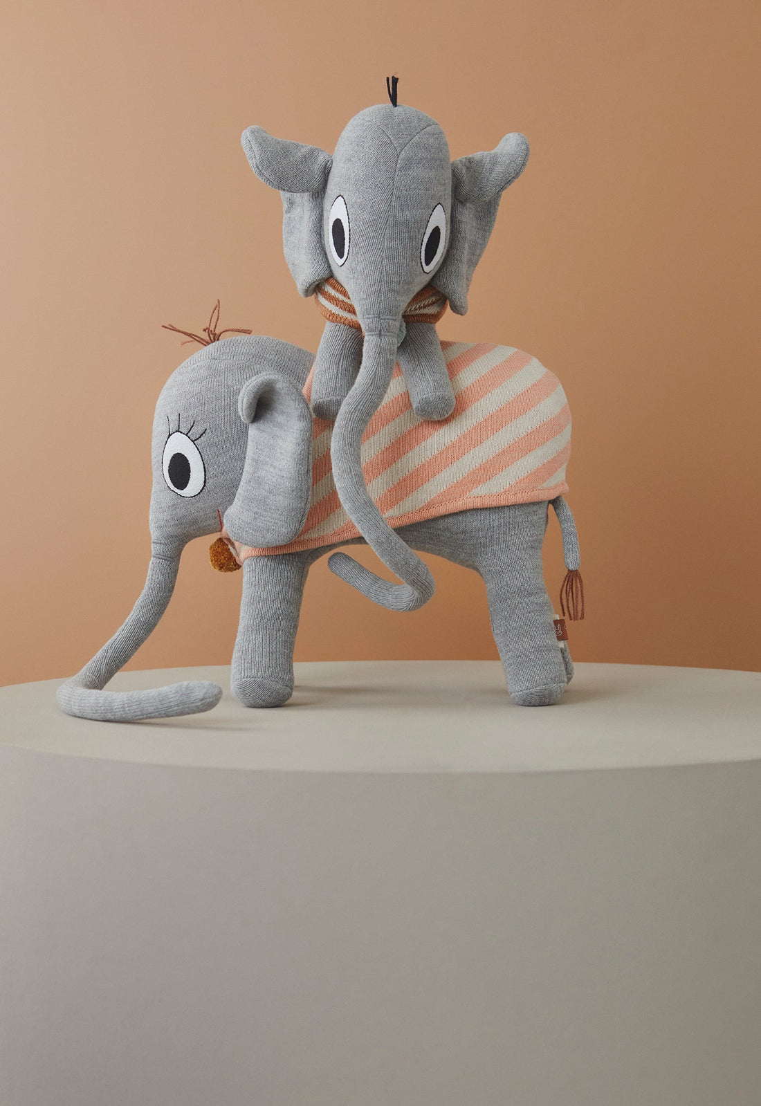 Oyoy mini ramboline elefantti - harmaa