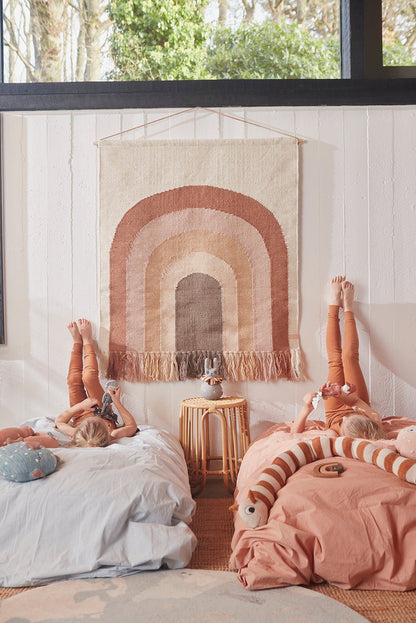 Oyoy asuva sateenkaaren jakkara