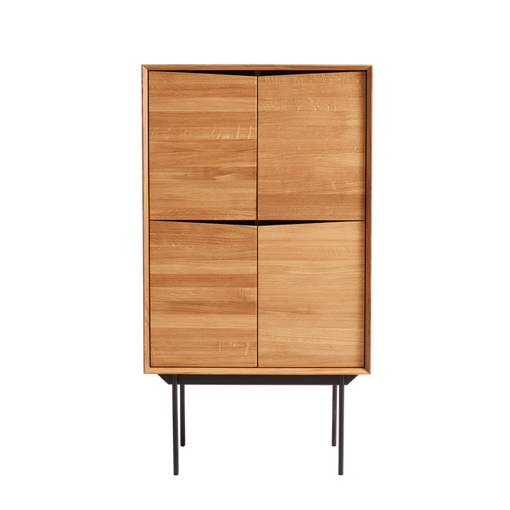 Muubs Skab høj Wing, Eg natur/olie - B: 85 H: 155 D: 45 cm - DesignGaragen.dk.