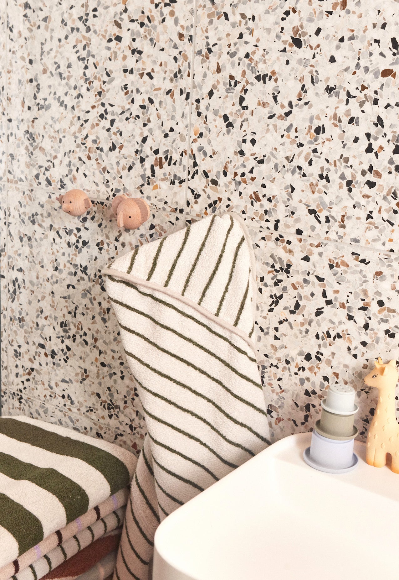 Oyoy mini Raita -pyyhe hupella