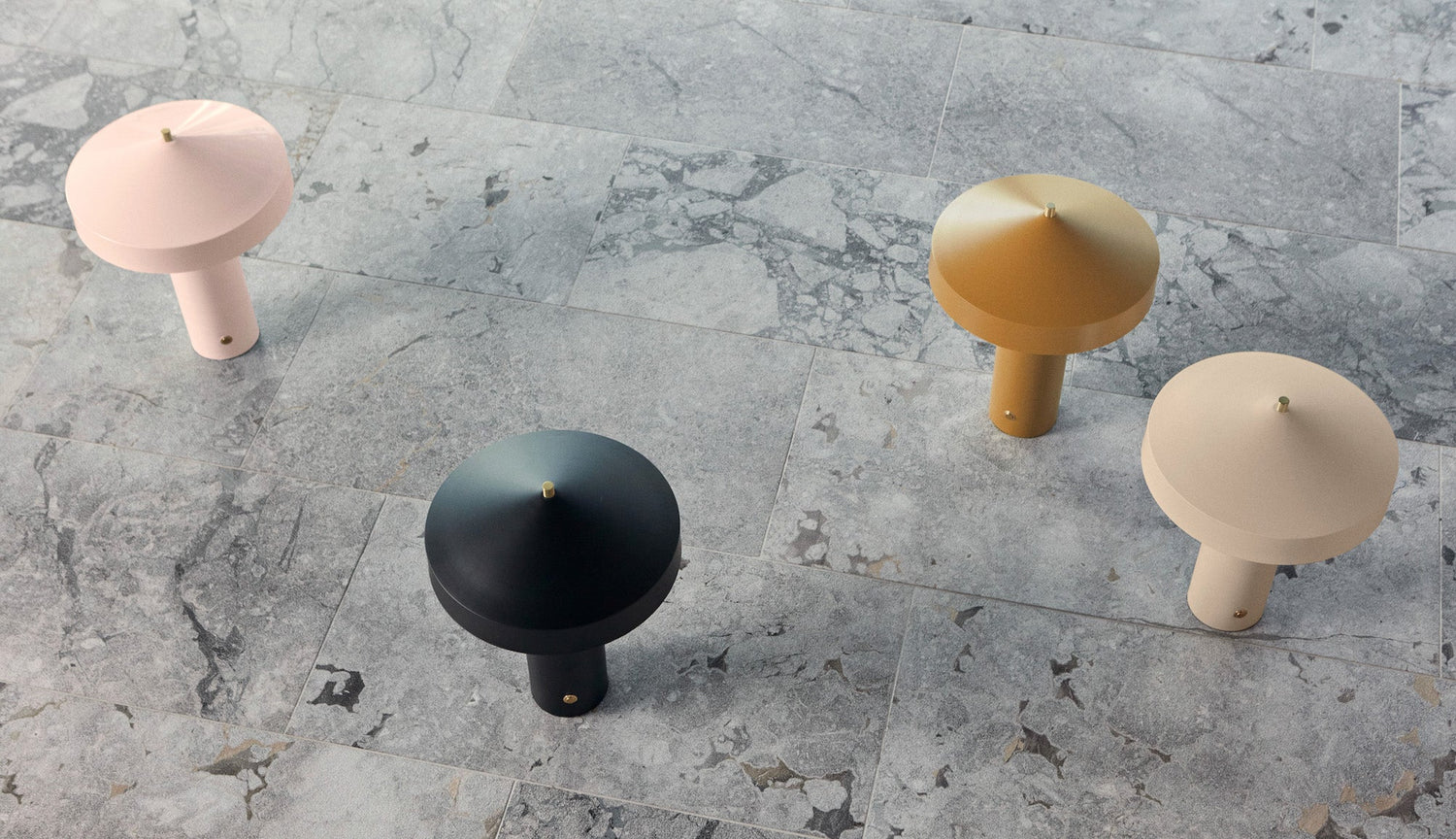 Oyoy Living Hatto -pöytävalaisin (EU)