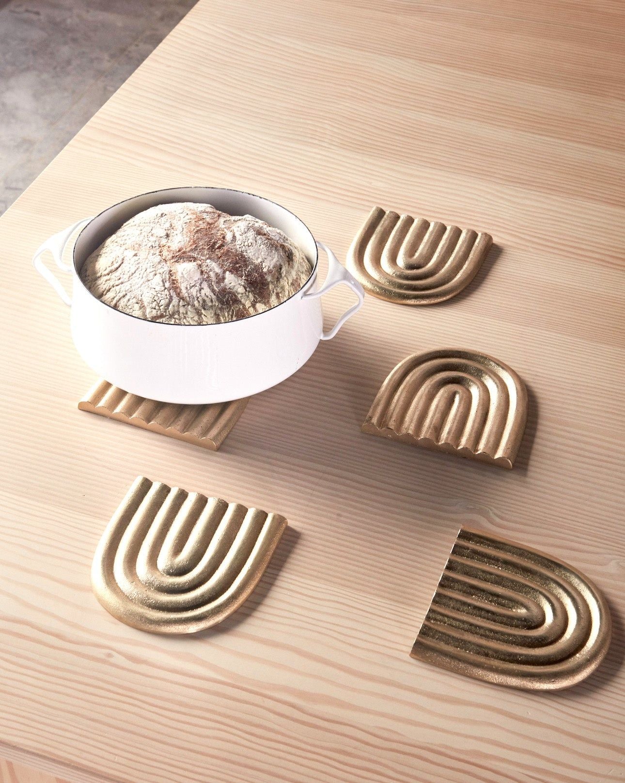 Oyoy Living Rainbow triitoi kiinteää messinkiä