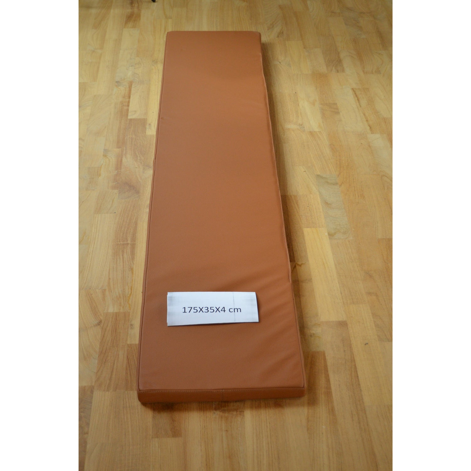 Konjakin nahkatyyny 175x35x4 cm