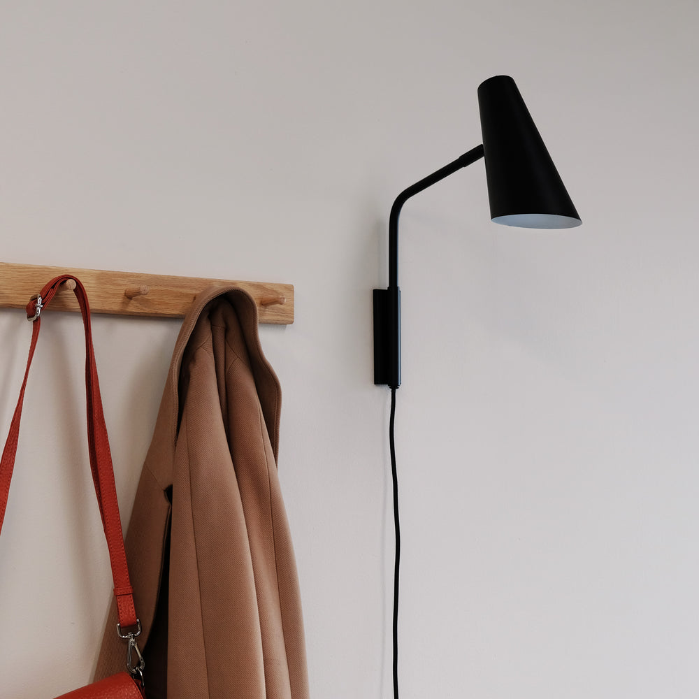 Dyberg Larsen Noa væglampe - Ø10xH38,5,5 cm - DesignGaragen.dk.