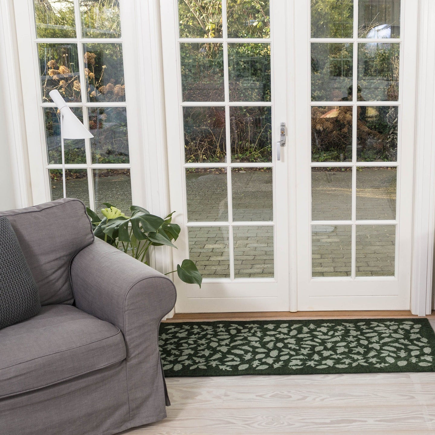 GULVMÅTTE 67 x 200 CM - LEAVES/DARK GREEN - Tica Copenhagen - DesignGaragen.dk