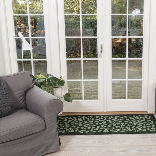 GULVMÅTTE 67 x 200 CM - LEAVES/DARK GREEN - Tica Copenhagen - DesignGaragen.dk