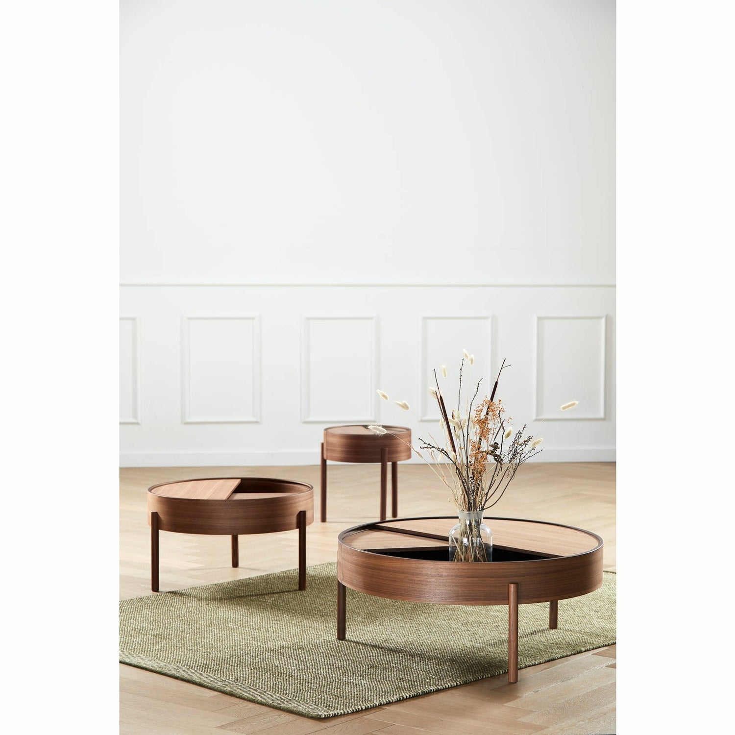 WOUD - Arc side table (42 cm) - Walnut - WOUD - DesignGaragen.dk