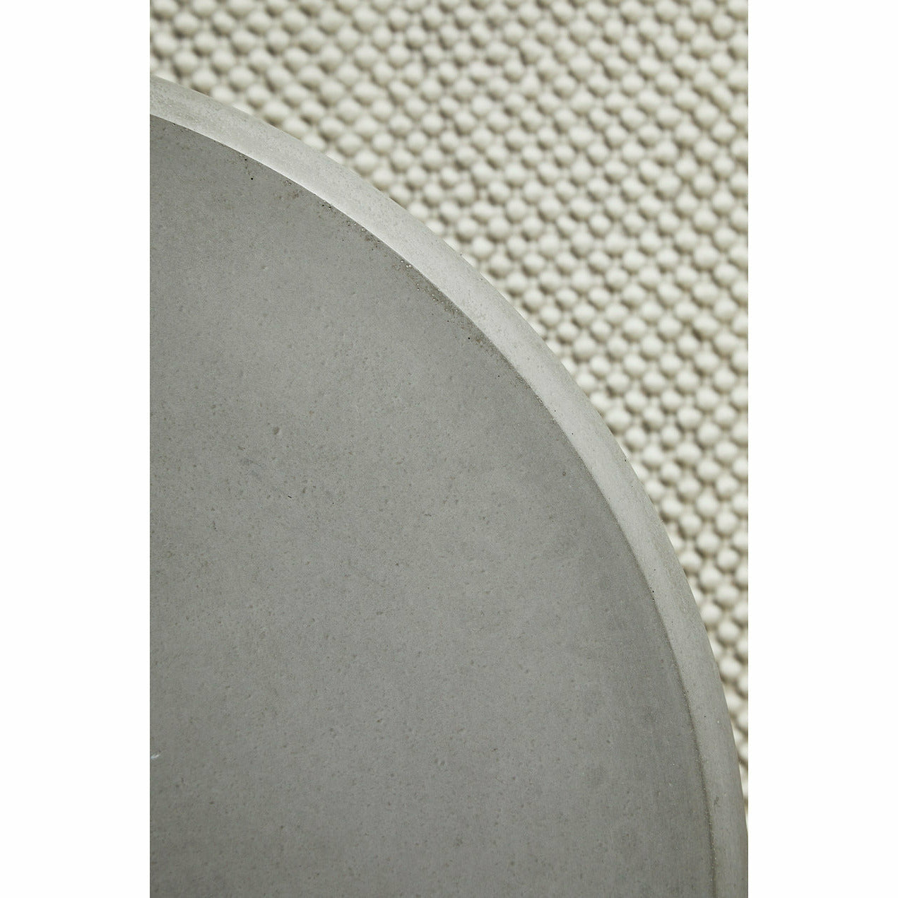 Woud - Soround -sivupöytä - betoni (Ø45xh40,50)