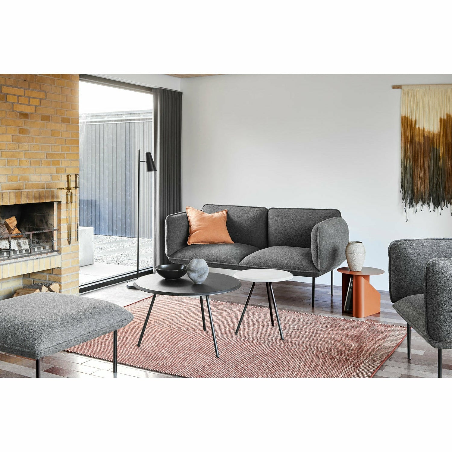 WOUD - Soround coffee table - Black ash (Ø75xH40,50) - WOUD - DesignGaragen.dk