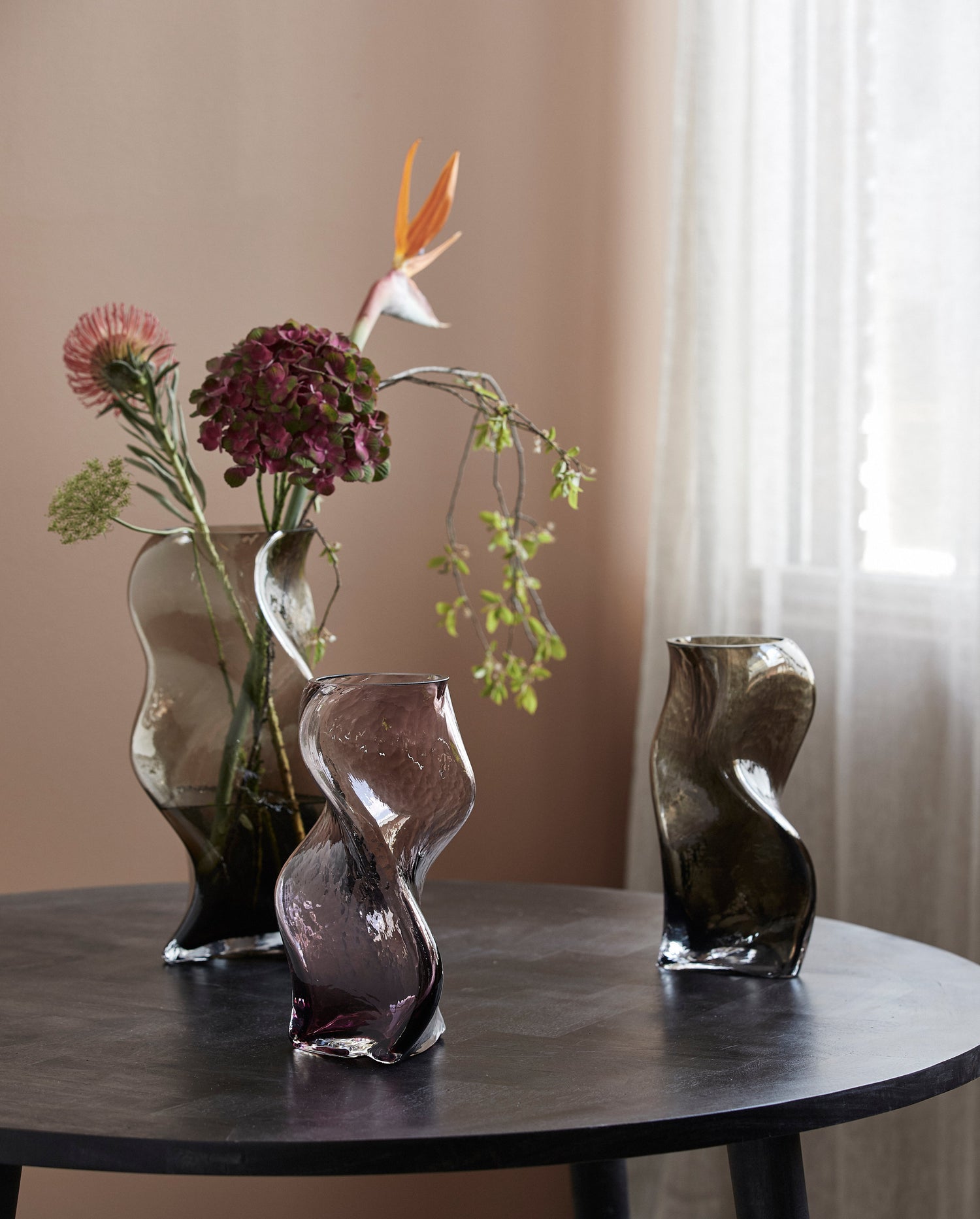 Sable -maljakko lasissa H30 cm - violetti