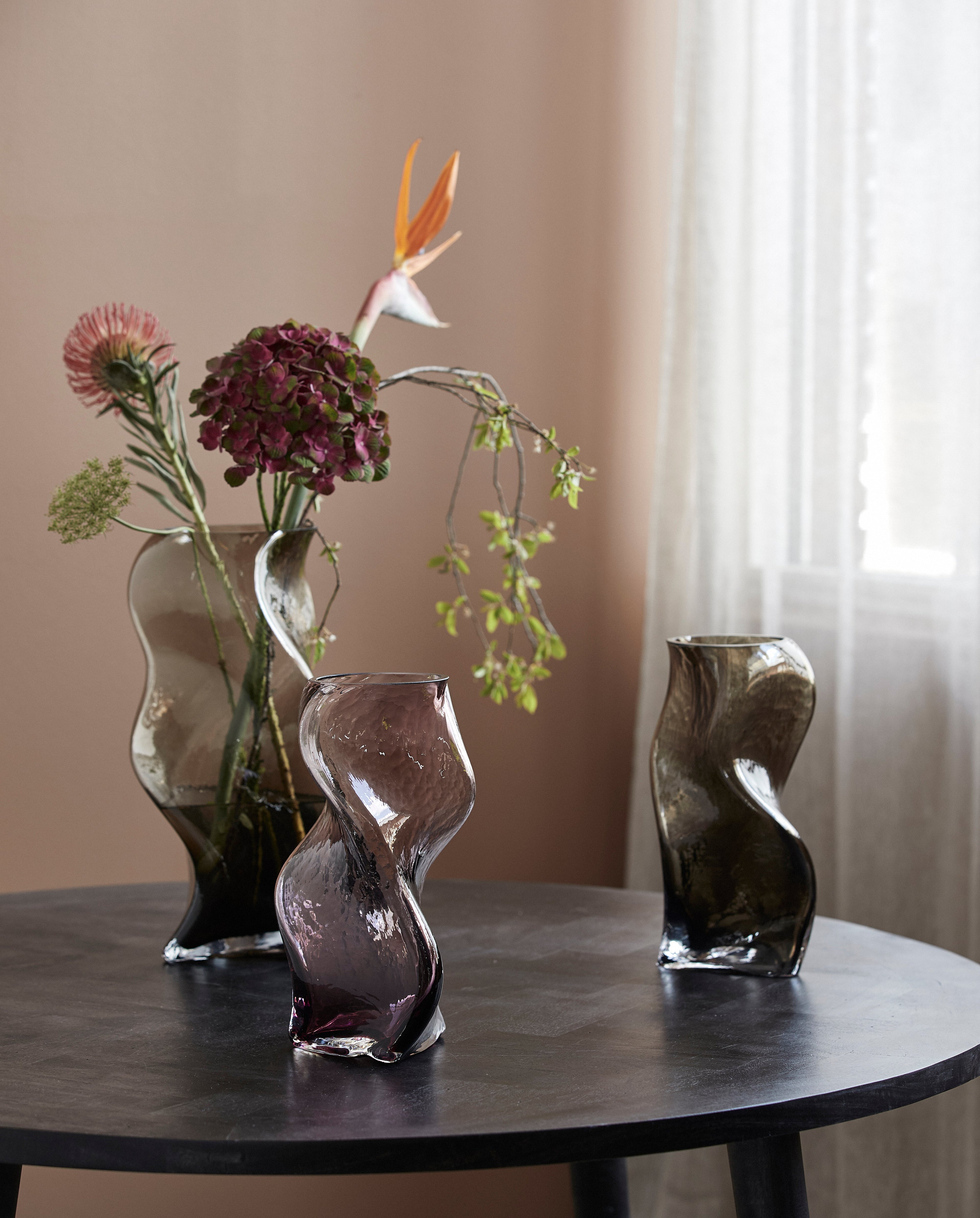 Sable -maljakko lasissa H30 cm - violetti