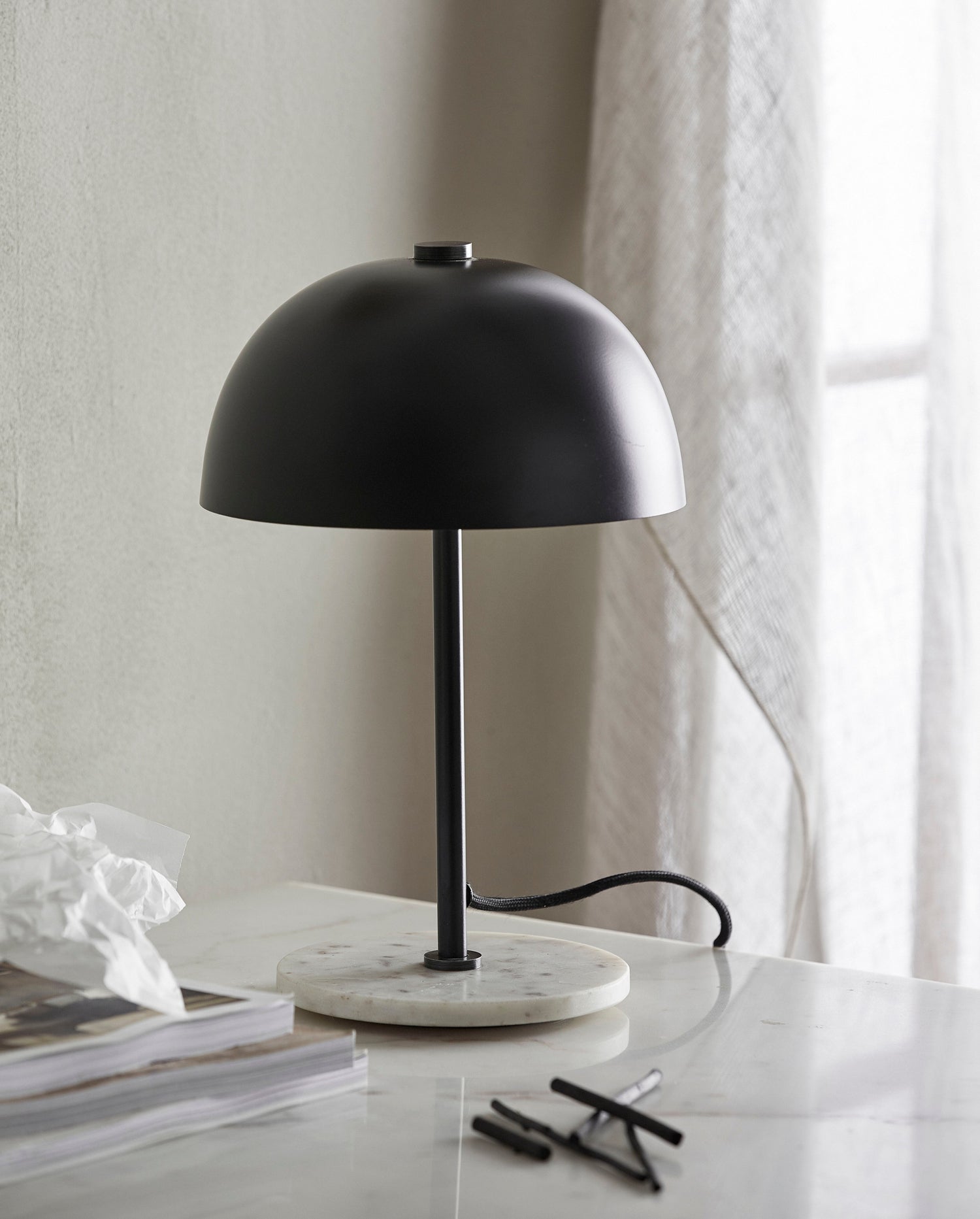 Kita -pöytävalaisin - H32 cm - musta