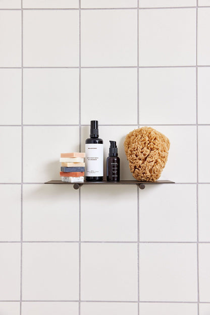 Oyoy asuu pieni -suihkuhylly