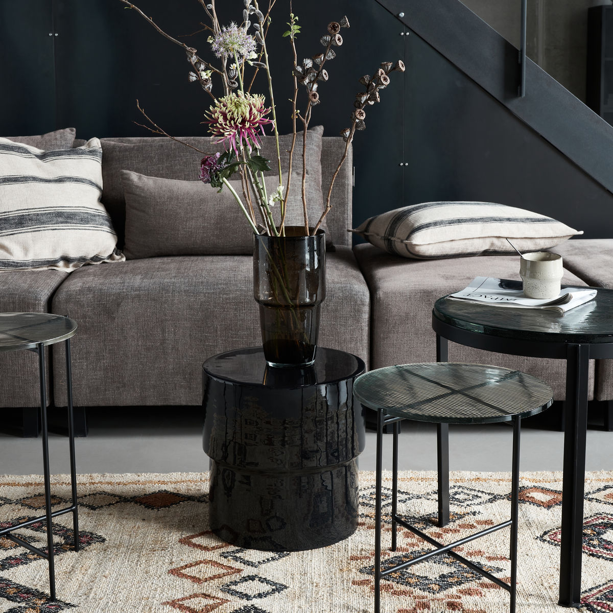 Talo lääkäri - sivupöytä, nivo, musta