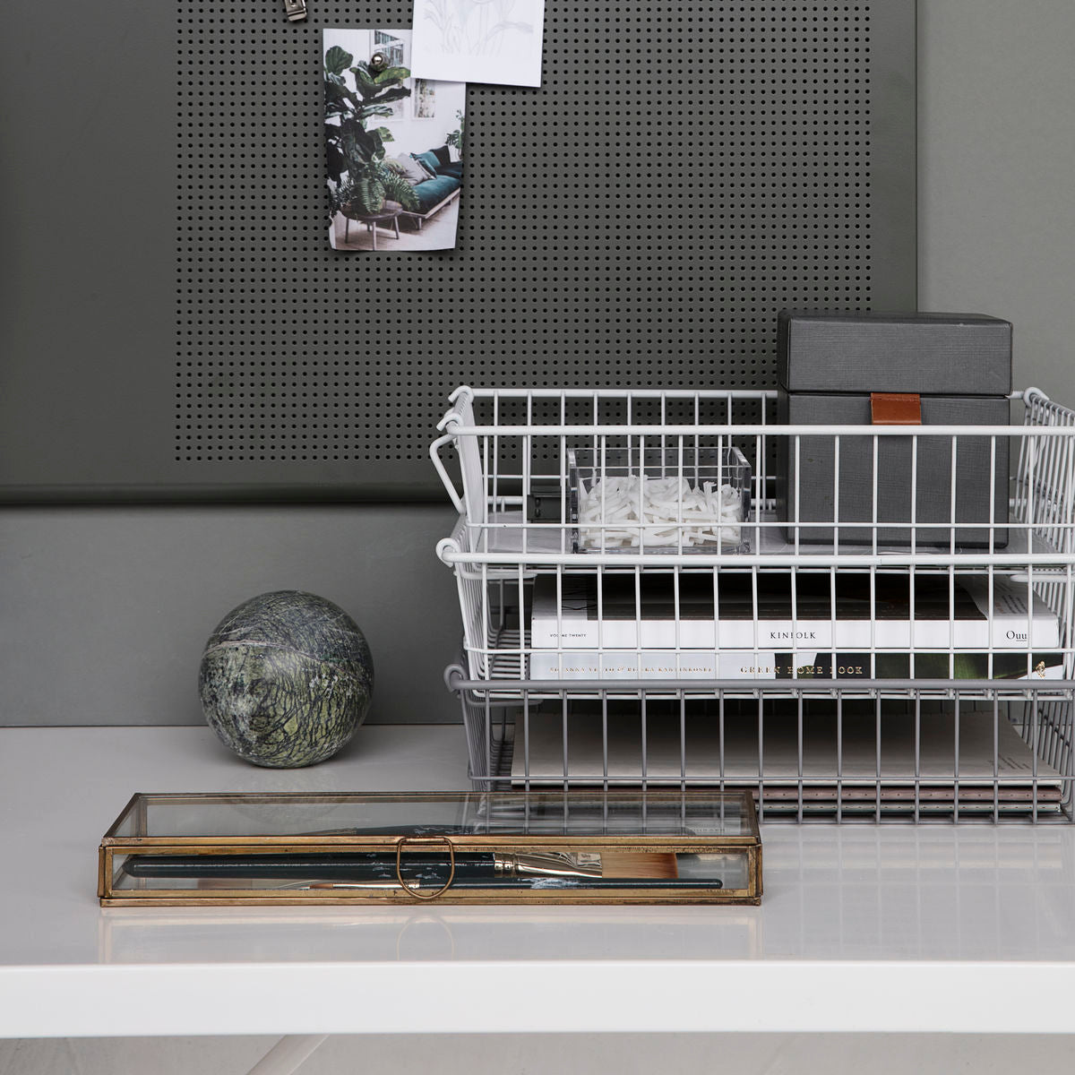 Näyttölaatikko, messinki 31x11x3 cm